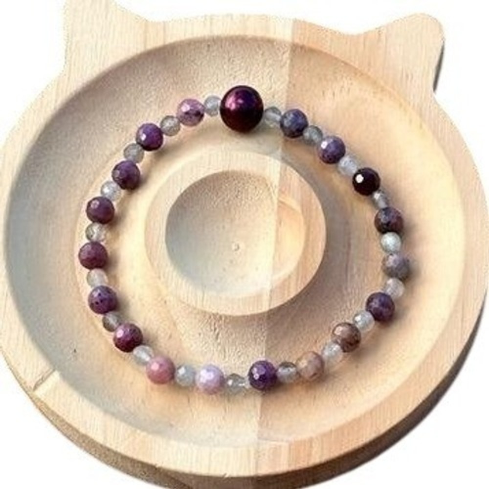 Plum Purple Freshwater Pearl W/ Faceted Rubies & Labradorite Bracelet